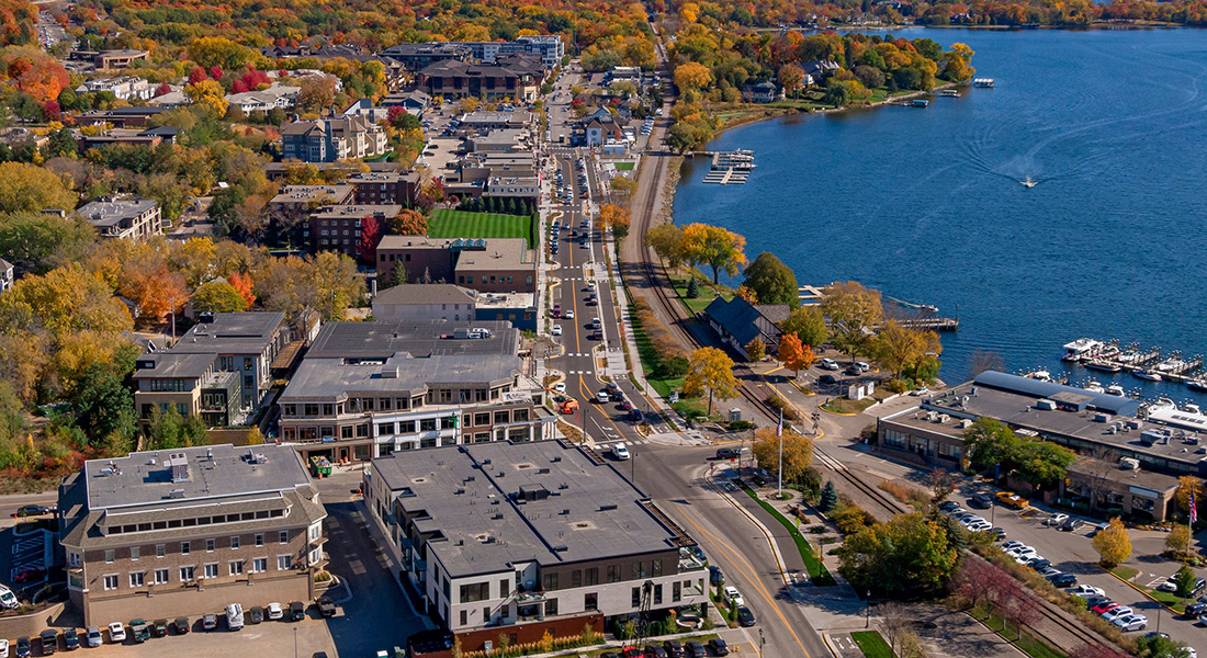 Wayzata Blu: Exterior